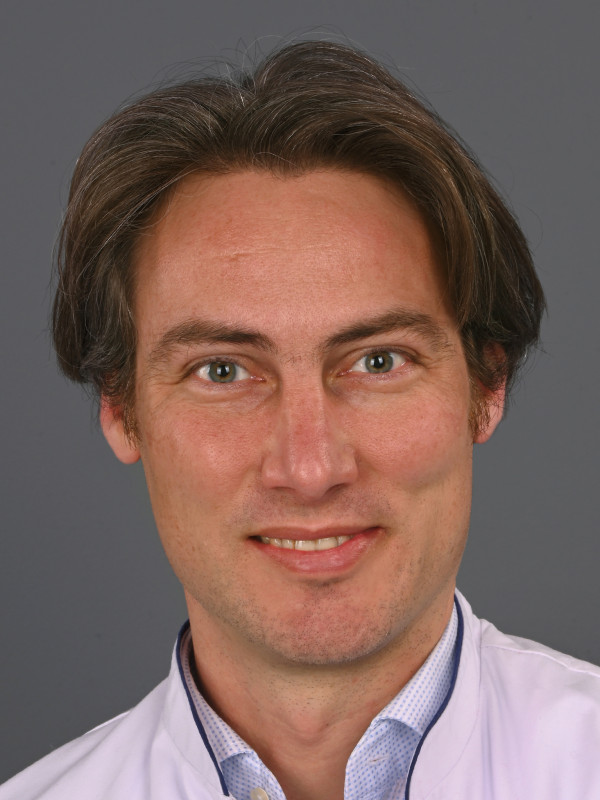 Drs. E. Peters