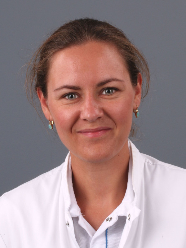 Mw. T. van Dooren 