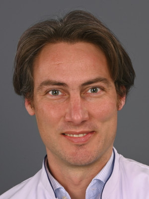 Drs. E. Peters